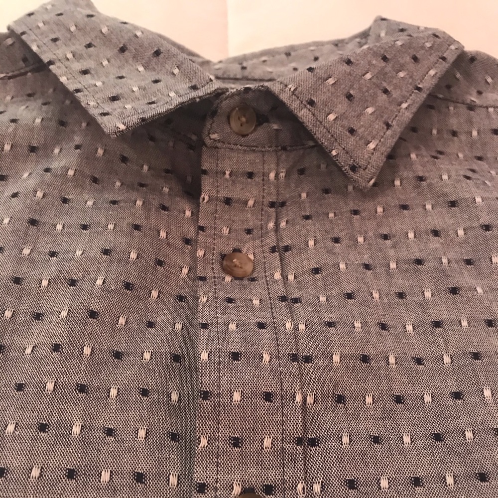 Short sleeve gray shirt